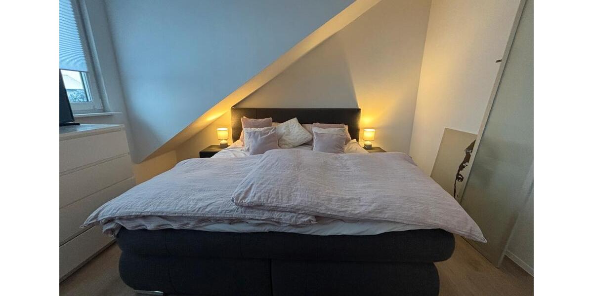 Dachgeschoßwohnung Oberursel (Taunus) - 2.5 Zimmer, 70 m&sup2;, 1.500&euro; | Angebot:25718520