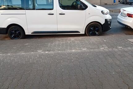 Peugeot Expert 128.235 km 14.950 &euro; frankfurt 65929