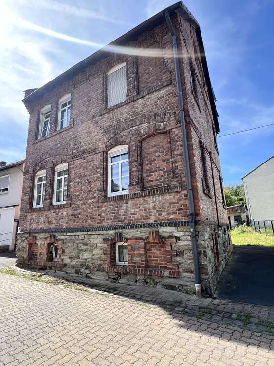 Haus zum Kaufen in Niedernhausen 390.000 € 130 m²