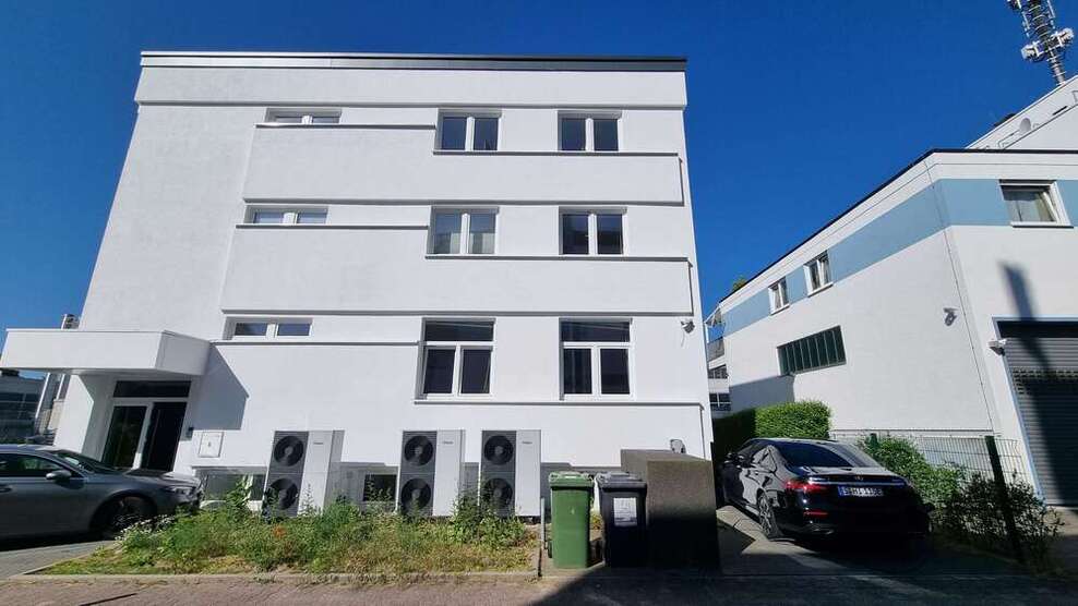 Büro in Frankfurt Praunheim 1.200 € 119.43 m²
