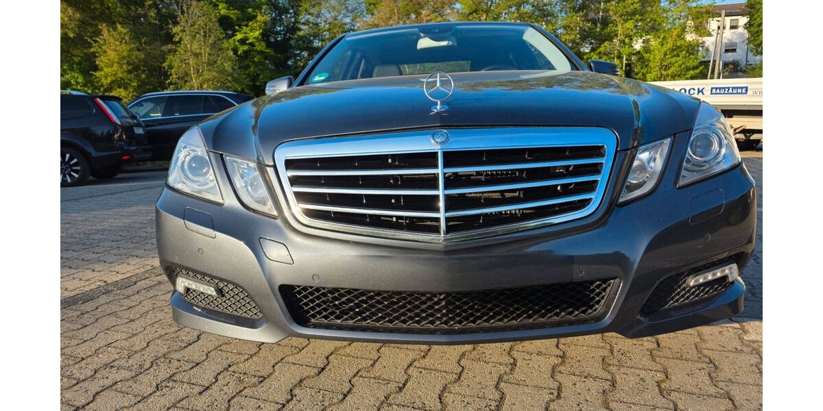 Mercedes-Benz E 200 126.000 km 15.000 &euro; Eppstein 65817