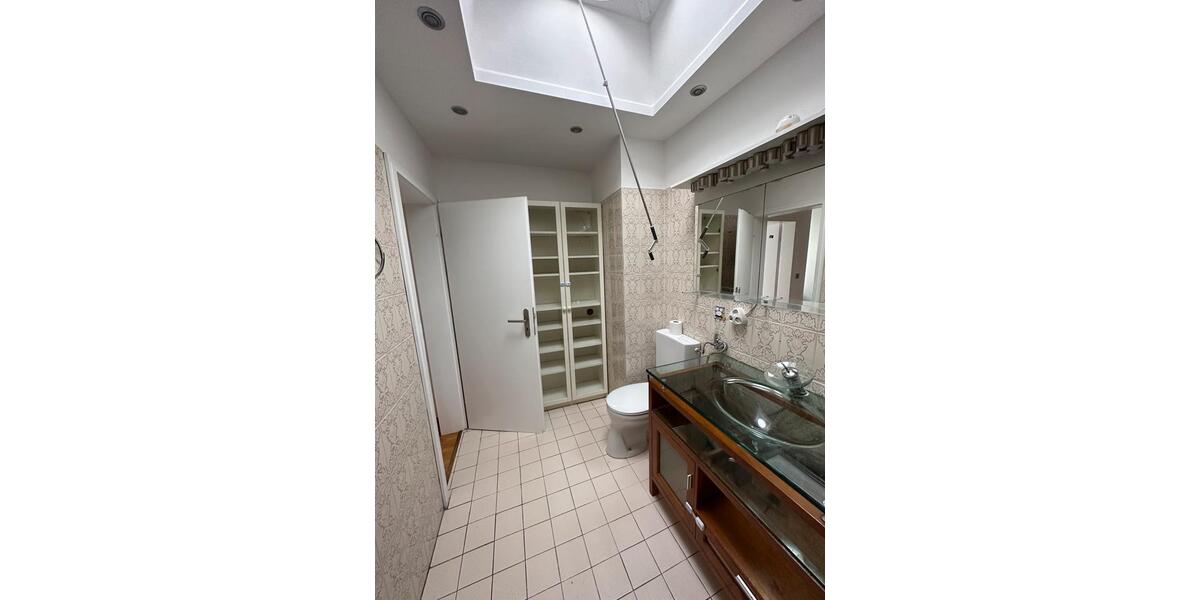 Einfamilienhaus in Frankfurt-Harheim, Garten, Garage - BEFRISTET 6 zimmer