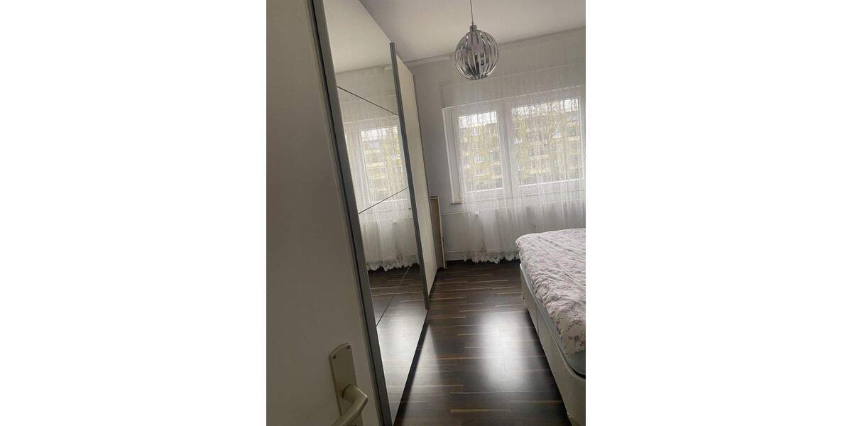 Etagenwohnung Frankfurt Nied - 2 Zimmer, 63 m&sup2;, 1.070&euro; | Angebot:25784600