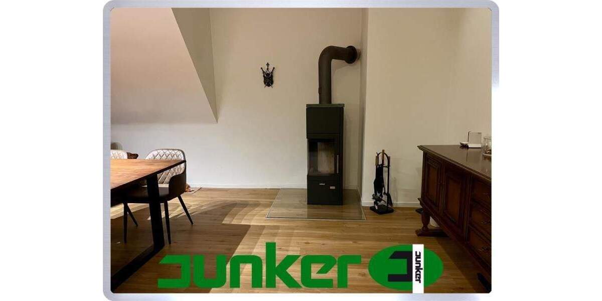 ***Schöner Wohnen: DG-Wohnung mit Kaminofen für gemütliche Stunden*** 3 zimmer