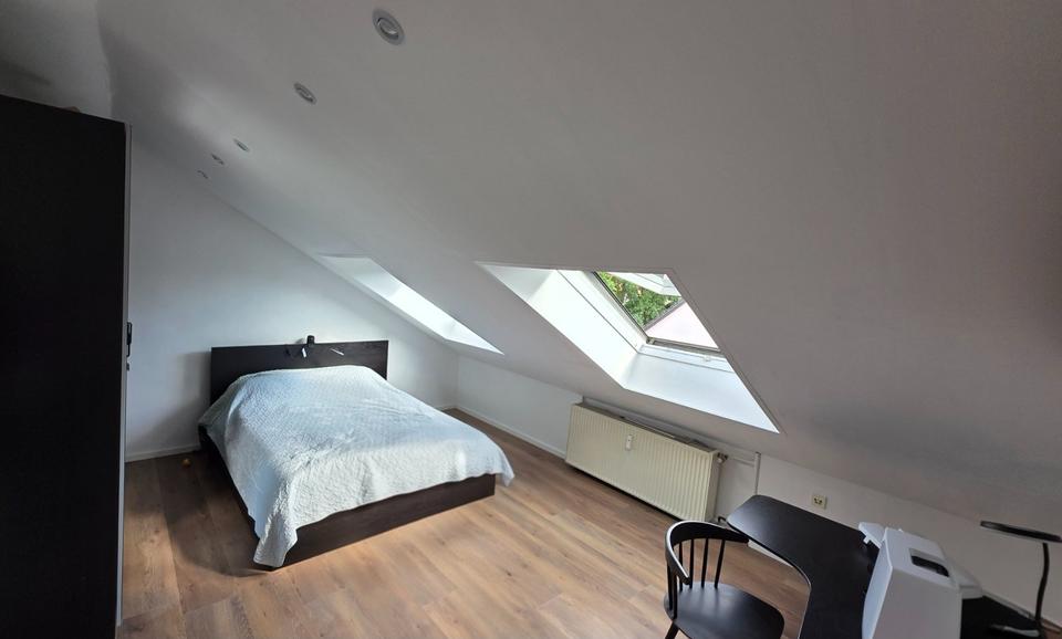 4-Zimmer-Dachgeschosswohnung mit Garage & Top-Lage in Kelkheim 4 zimmer