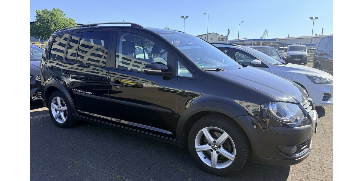 VW Touran Cross 2.0 TDI /7Sitze/Technisch Top 273.010 km 3.999 &euro; Frankfurt 60386