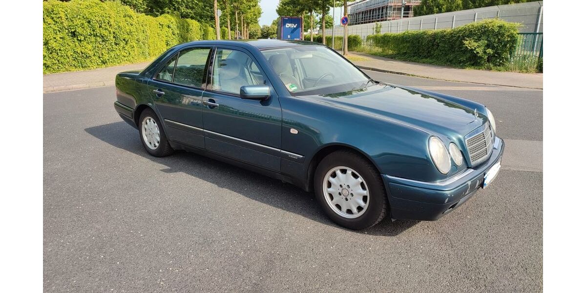 Mercedes-Benz E 240 288.000 km 3.000 &euro; Langenselbold 63505