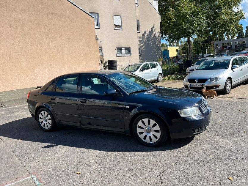 Audi A4 268.000 km 2.500 € Frankfurt am Main 65933