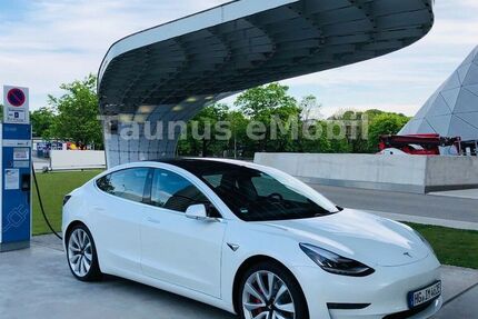 Tesla Model 3 43.900 km 46.999 € Friedrichsdorf 61381