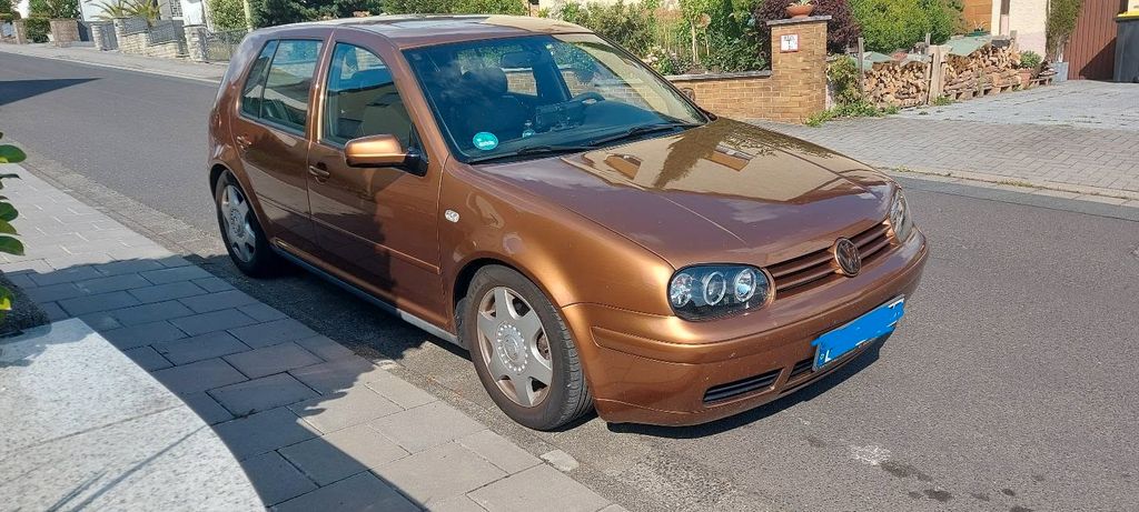 VW Golf 323.540 km 3.000 &euro; Friedberg (Hessen) 61169