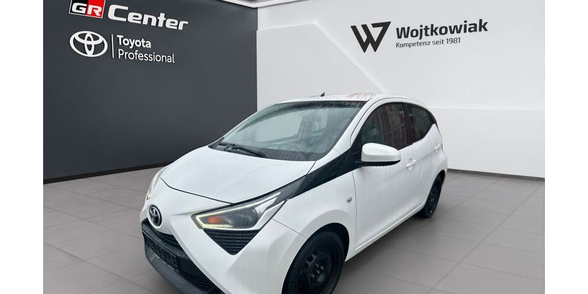 Toyota Aygo (X) 40.000 km 10.980 &euro; Friedberg 61169