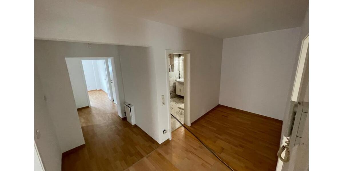 Helle und geräumige 4-Zimmer-Wohnung mit Balkon in Flörsheim 4 zimmer