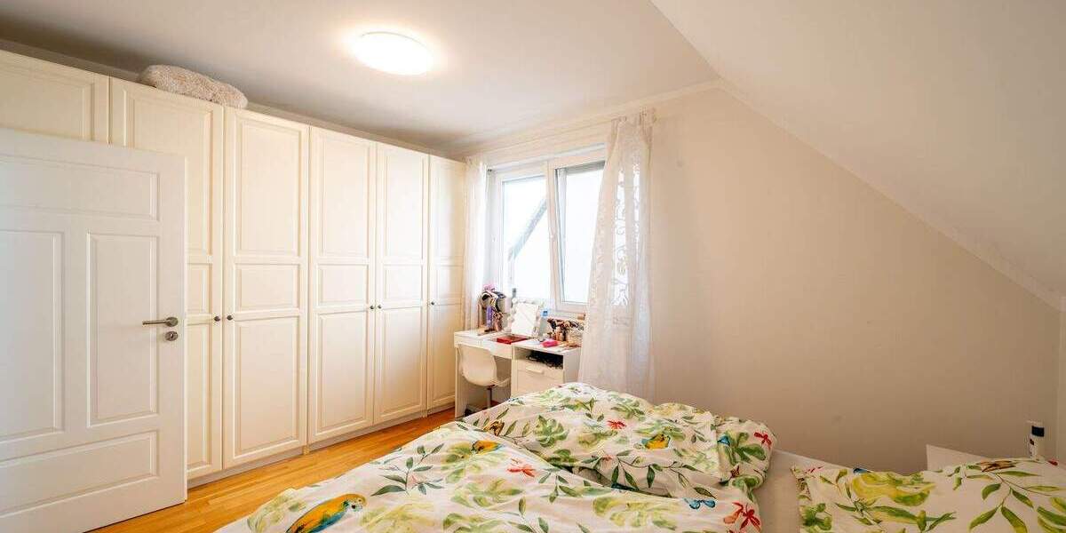 Einfamilienhaus Frankfurt am Main Harheim - 9 Zimmer, 259 m&sup2;, 1.250.000&euro; | Angebot:25772138