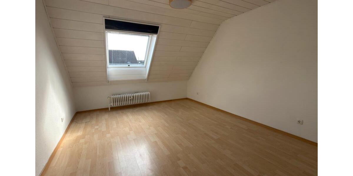 Dachgeschoßwohnung Bruchköbel - 4 Zimmer, 85 m&sup2;, 1.020&euro; | Angebot:26089902