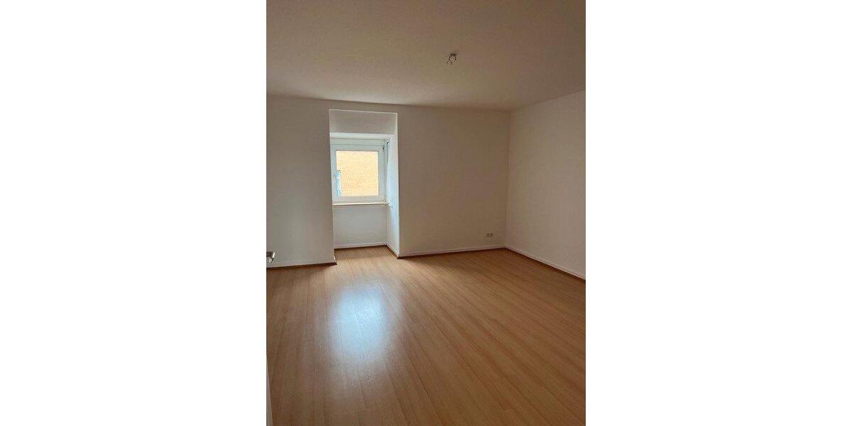 Dachgeschoßwohnung Frankfurt am Main Unterliederbach - 3 Zimmer, 87 m&sup2;, 800&euro; | Angebot:26386400