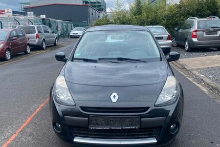 Renault Clio 202.000 km 2.299 &euro; Hanau 63457
