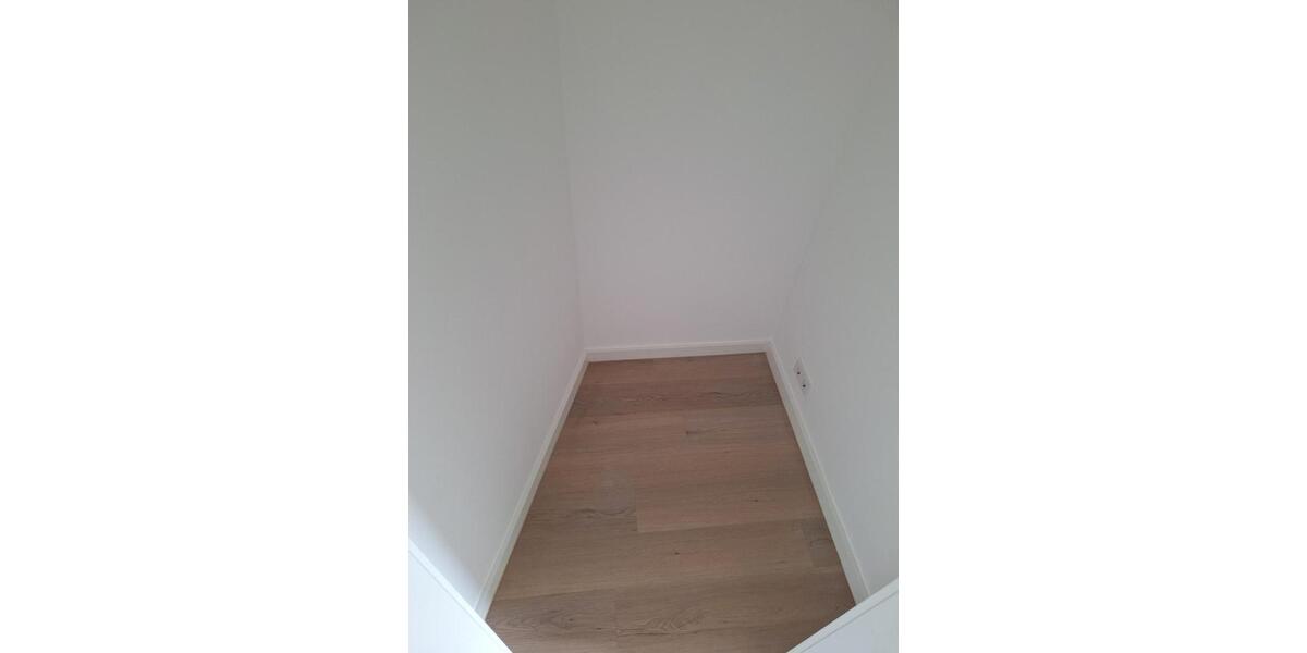 Dachgeschoßwohnung Hofheim am Taunus - 4 Zimmer, 98 m&sup2;, 1.420&euro; | Angebot:25752446