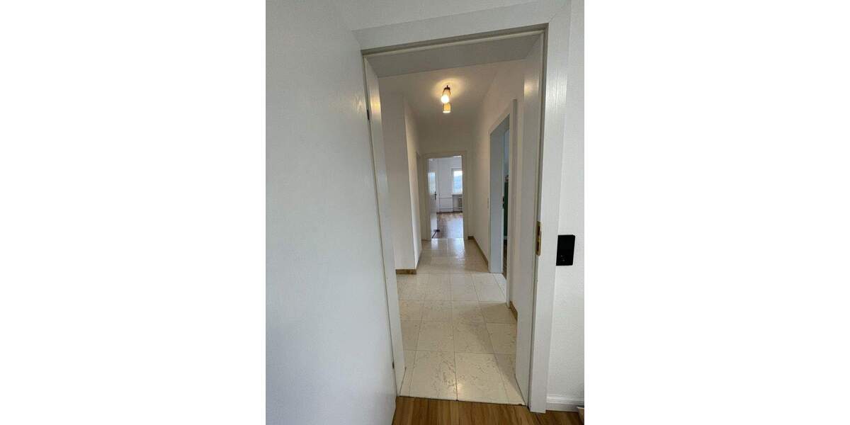 Etagenwohnung Niedernhausen - 4 Zimmer, 90 m&sup2;, 220.000&euro; | Angebot:25823326