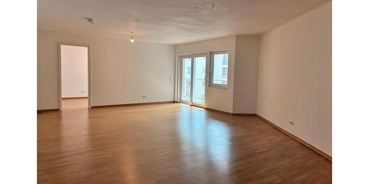 Etagenwohnung Frankfurt am Main Mitte-Nord - 2 Zimmer, 84 m&sup2;, 1.550&euro; | Angebot:24436008