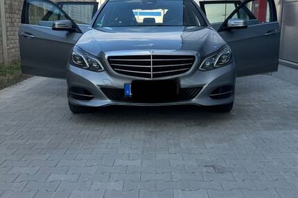Mercedes-Benz E 220 165.000 km 14.000 &euro; Kelsterbach 65451
