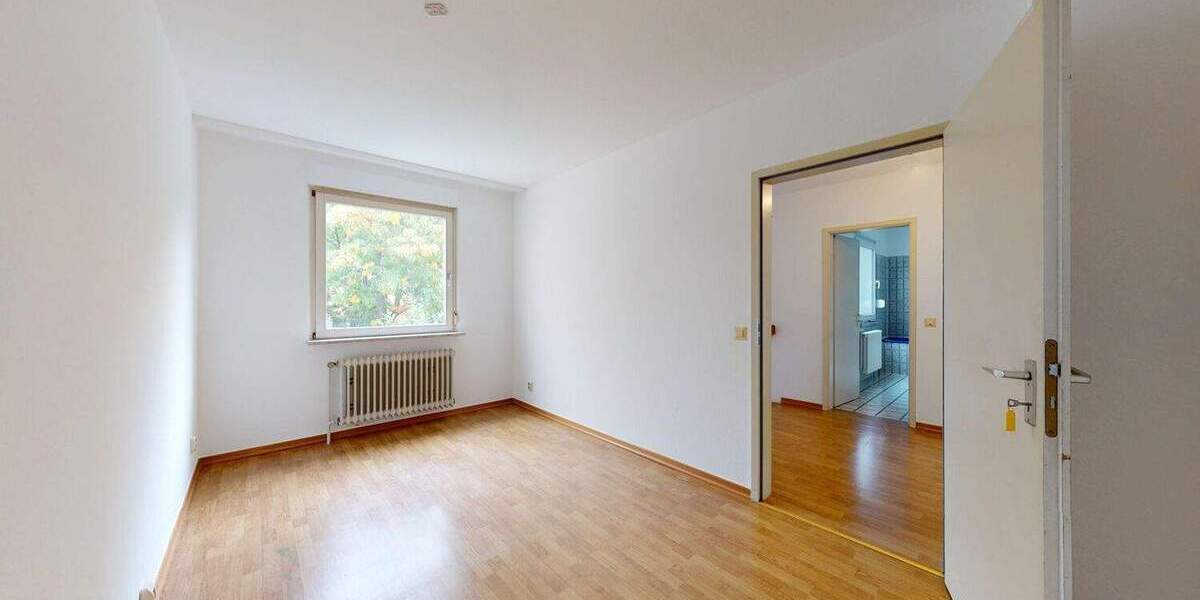 Reihenmittelhaus Frankfurt am Main Niederursel - 4 Zimmer, 125 m&sup2;, 650.000&euro; | Angebot:25815007