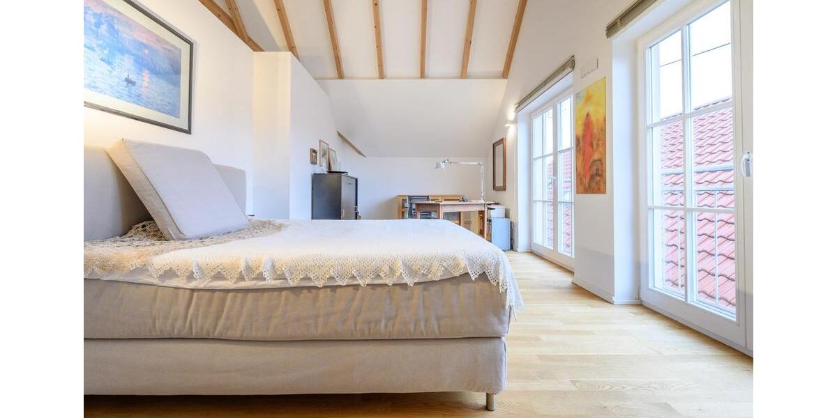Dachgeschoßwohnung Frankfurt am Main Sindlingen - 3 Zimmer, 160 m&sup2;, 2.640&euro; | Angebot:26368135