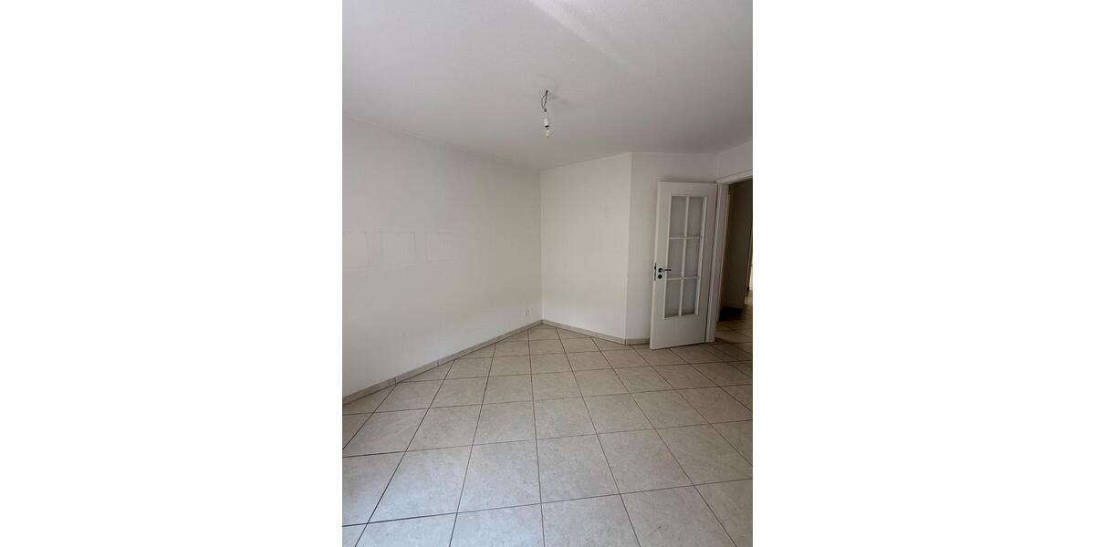 Erdgeschoßwohnung Bad Soden am Taunus - 3.5 Zimmer, 87 m&sup2;, 465.000&euro; | Angebot:27121603