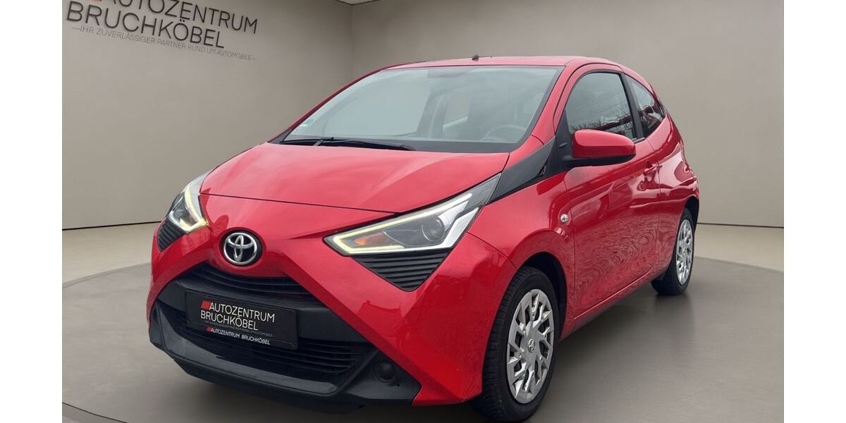 Toyota Aygo (X) 105.950 km 7.099 &euro; Bruchköbel 63486