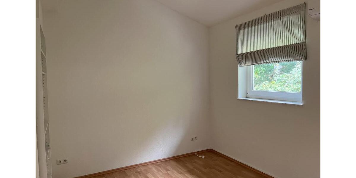 4-Zimmer Doppelhaushälfte mit EBK, Garage & Garten in HofheimTs. 4 zimmer