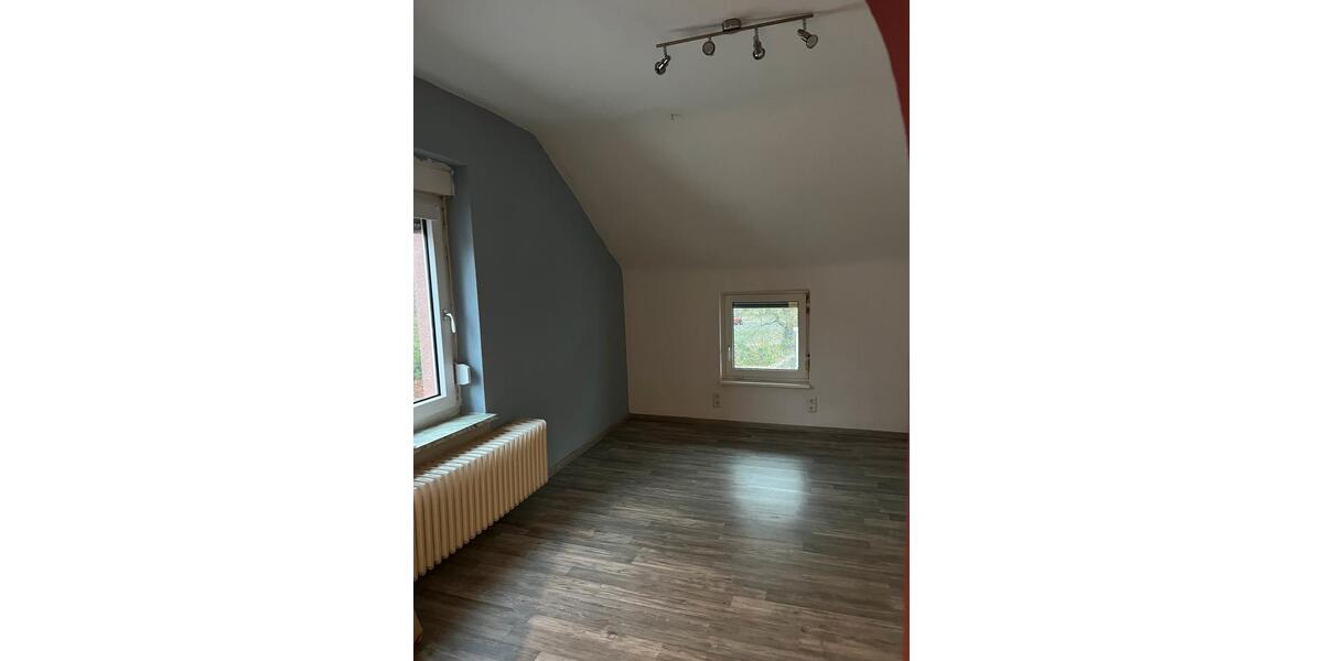 Dachgeschoßwohnung Frankfurt am Main Unterliederbach - 17 Zimmer, 76 m&sup2;, 520&euro; | Angebot:25395359