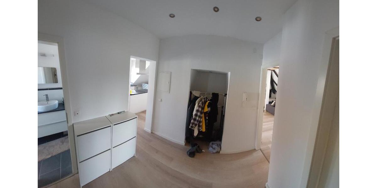 Dachgeschoßwohnung Frankfurt am Main Schwanheim - 2.5 Zimmer, 73 m&sup2;, 925&euro; | Angebot:26052018