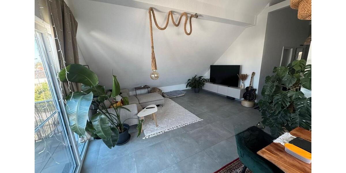 Dachgeschoßwohnung Darmstadt Bessungen - 3 Zimmer, 89 m&sup2;, 1.350&euro; | Angebot:26393167