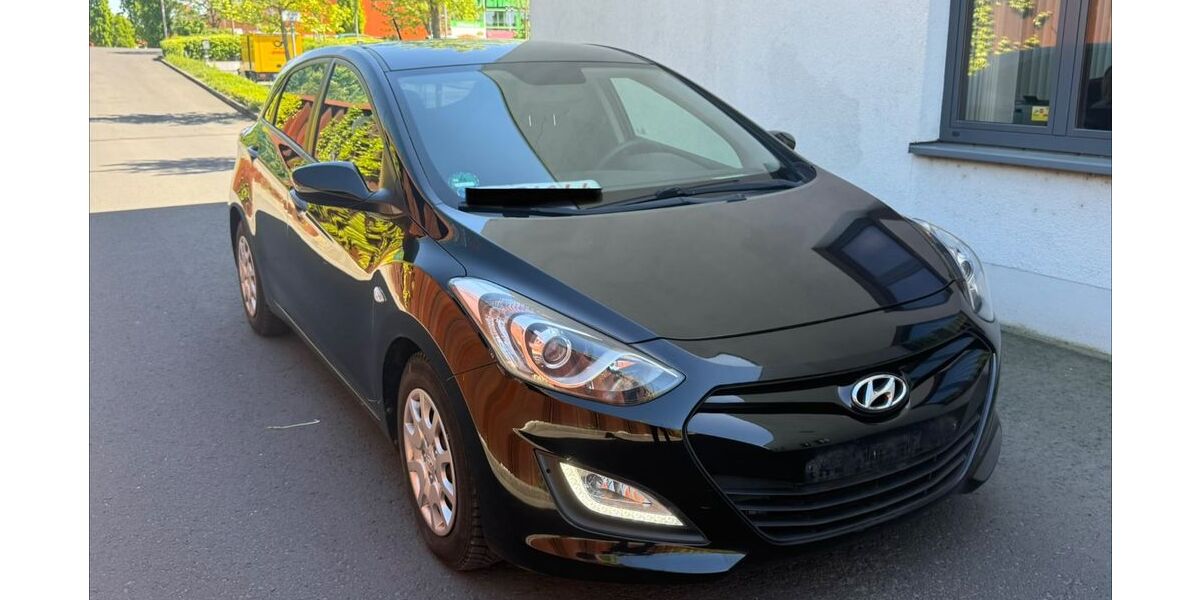 Hyundai i30 133.456 km 6.450 &euro; Friedberg (Hessen) 61169