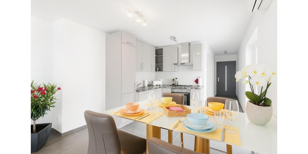 Voll möblierte 2-Zimmer-Luxuswohnung mit Garten & Außenstellplatz in Frankfurt-Preungesheim 2 zimmer