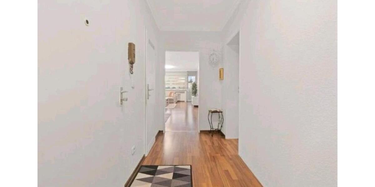 sehr schöne drei Zimmer wohnung 3 zimmer