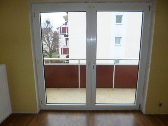 Schöne 2 Zimmer-Wohnung mit Balkon und KFZ - Stellplatz in guter, zentraler Wohnlage von Maintal - Dörnigheim. 2 zimmer