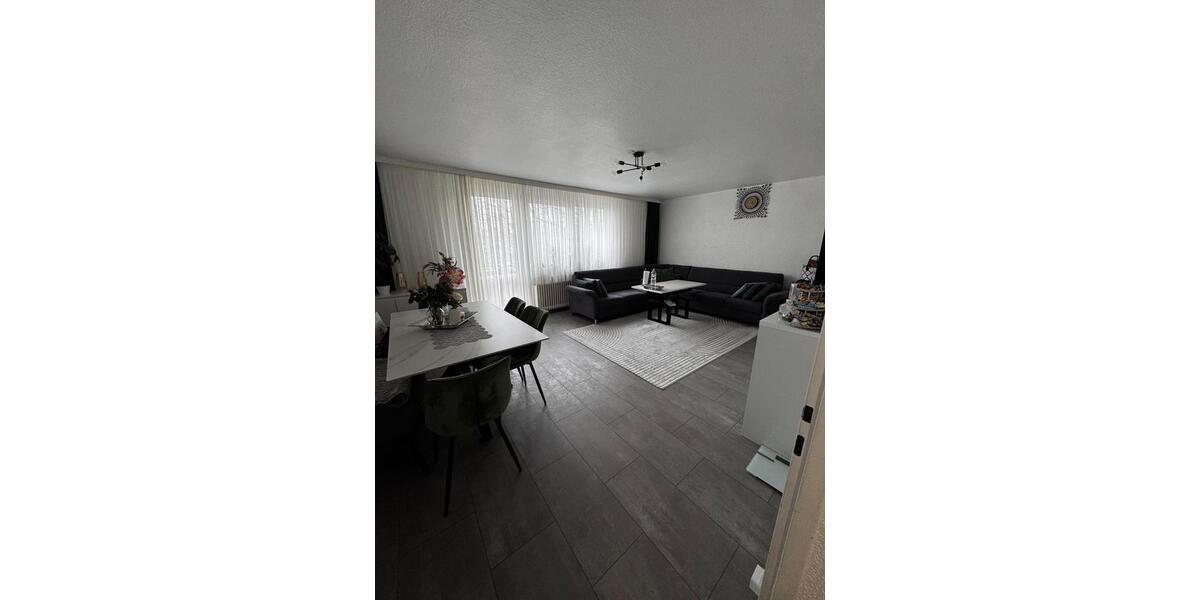 76 m2, 3 Zimmer, Balkon – modernisiertes Bad in HU-Wolfgang 3 zimmer