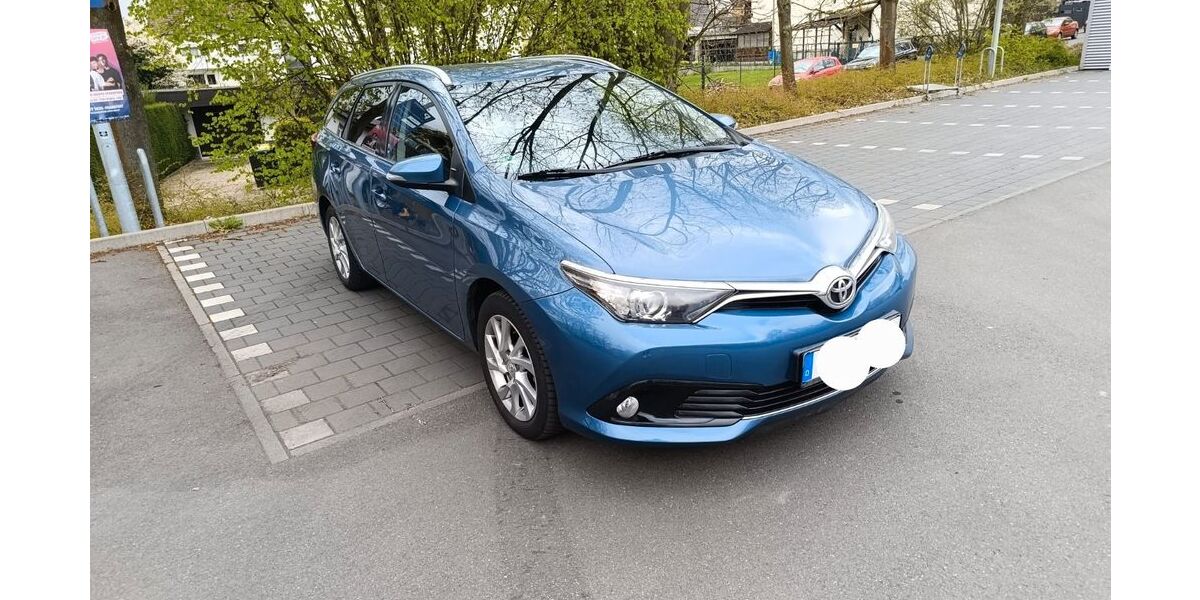 Toyota Auris 178.460 km 9.500 &euro; Frankfurt am main 60437