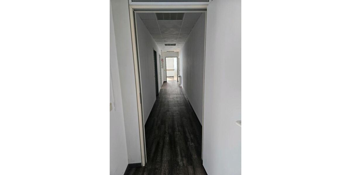 Helles Büro 3 Räume ( Nachmieter) zimmer