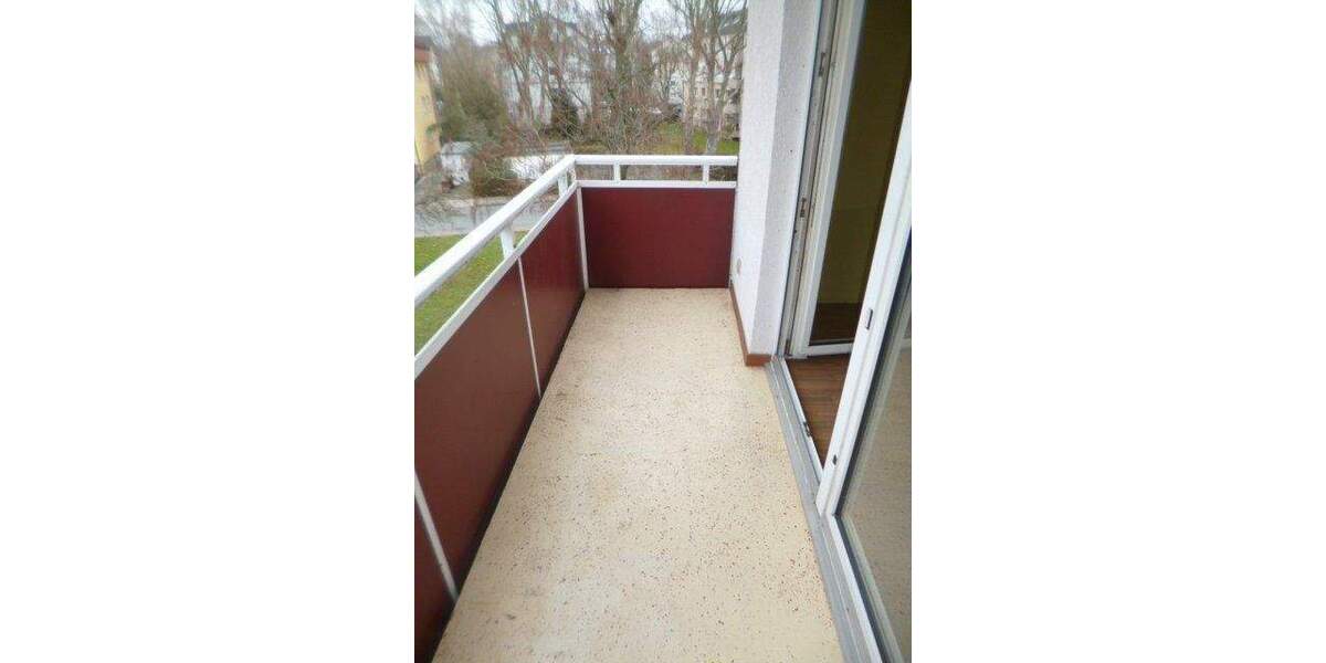 Schöne 2 Zimmer-Wohnung mit Balkon und KFZ - Stellplatz in guter, zentraler Wohnlage von Maintal - Dörnigheim. 2 zimmer