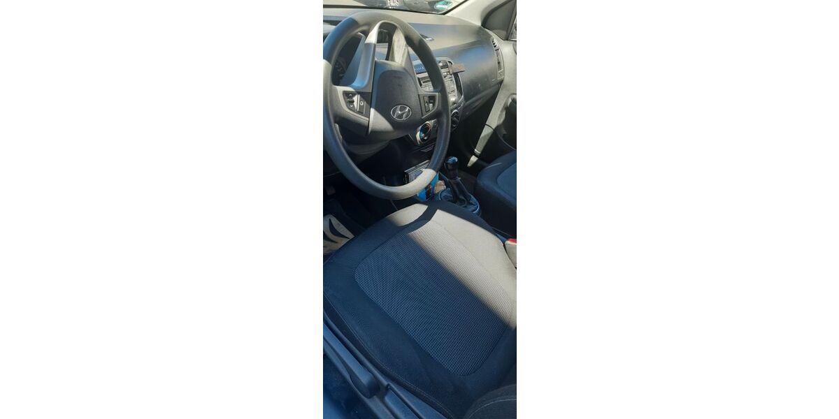 Hyundai i20 103.000 km 3.800 &euro; Dreieich 63303