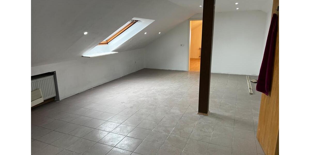 Dachgeschosswohnung 2 Zimmer 2 zimmer