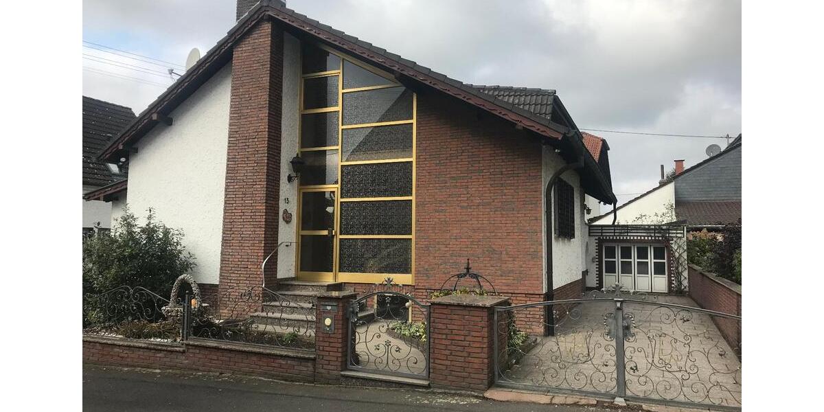 Einfamilienhaus Altenstadt - 9 Zimmer, 280 m&sup2;, 2.200&euro; | Angebot:25760695