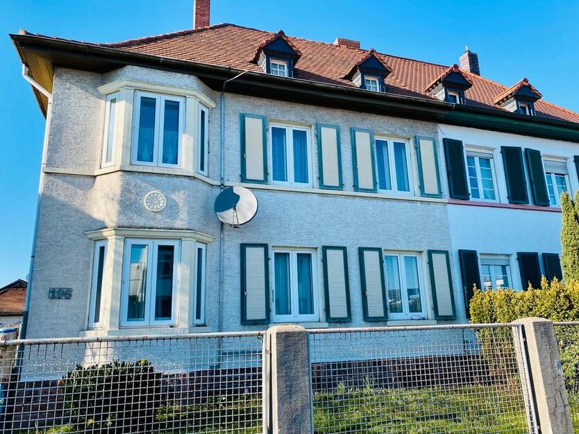 Stilvolle Doppelhaushälfte nahe Feld -Provisionsfrei
