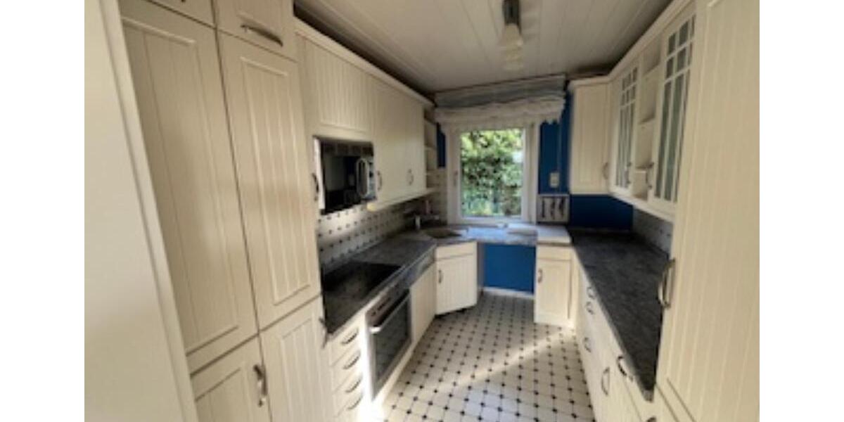 sehr schönes Einfamilienhaus mit großem Garten in ruhiger Lage 5 zimmer