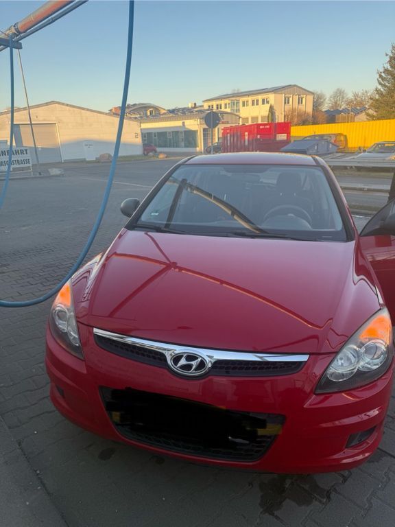 i30