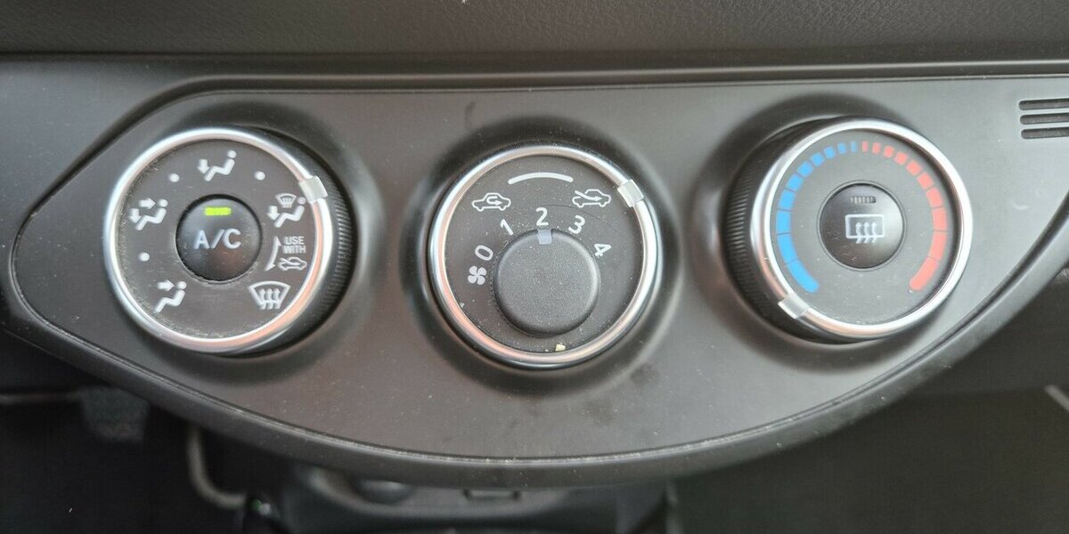 Toyota Yaris Team D 98.400 km 11.890 &euro; Rodgau 63110