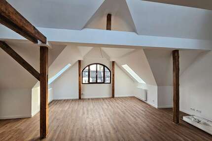 Wohnung Wiesbaden Biebrich - 4 Zimmer, 123 m&sup2;, 2.050&euro; | Angebot:26669706