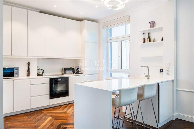 Wohnen wie ein König, Luxussanierte Altbau-Wohnung in TOP-Lage 2 zimmer