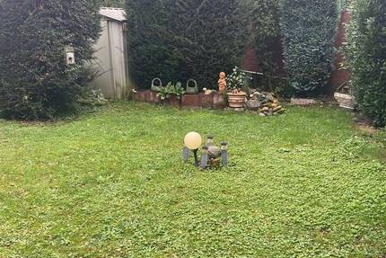 Modernes Familienleben - Reihenmittelhaus mit Terrasse, Balkon und Stellplätzen 4 zimmer